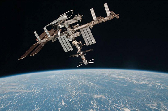 Figura 13 - La Stazione Spaziale Internazionale, il progetto ingegneristico più complesso mai realizzato, è il frutto della collaborazione di più di venti nazioni.