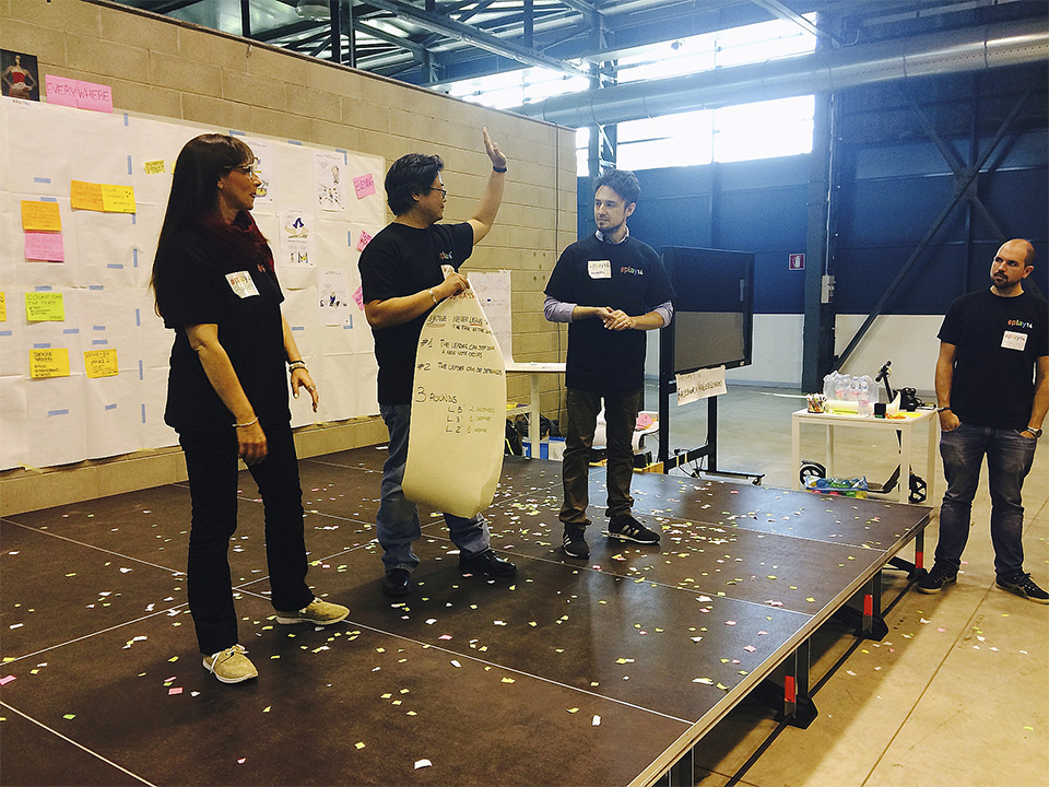 Figura 11 – Two teams and a fail: un gioco abbastanza complicato che ha però avuto il merito di mettere bene in luce l’importanza di comunicazione e identità all’interno dei gruppi di lavoro.