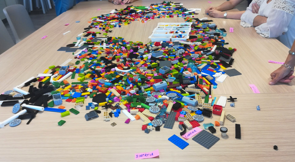 Figura 1 – LSP è una metodologia strutturata, basata su principi ben precisi. Non basta solamente qualche scatola di Lego su un tavolo per metterla in pratica con risultati.